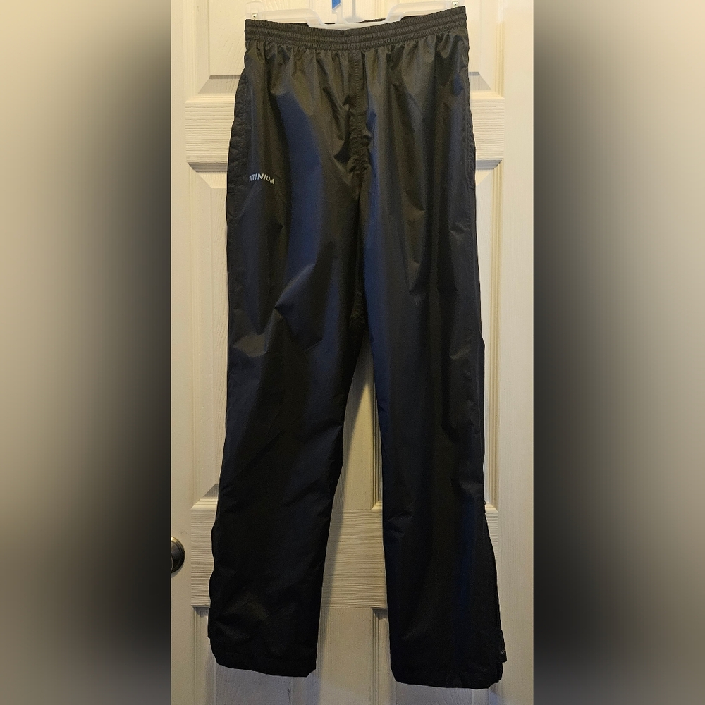 NWOT Columbia Sportswear Company Windbreaker Style Pants
